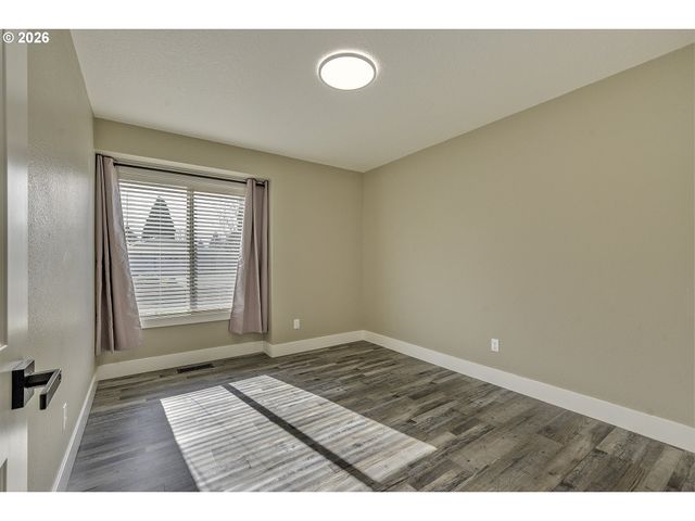 1524 Ne GREENSWORD Dr, Hillsboro, OR 97124