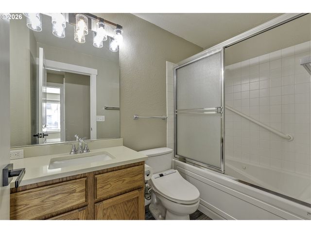 1524 Ne GREENSWORD Dr, Hillsboro, OR 97124