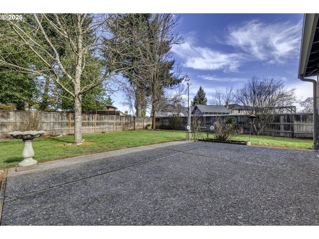 1524 Ne GREENSWORD Dr, Hillsboro, OR 97124