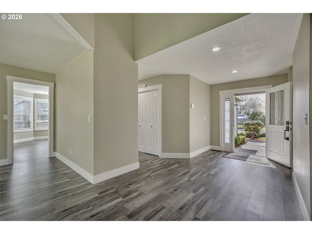 1524 Ne GREENSWORD Dr, Hillsboro, OR 97124