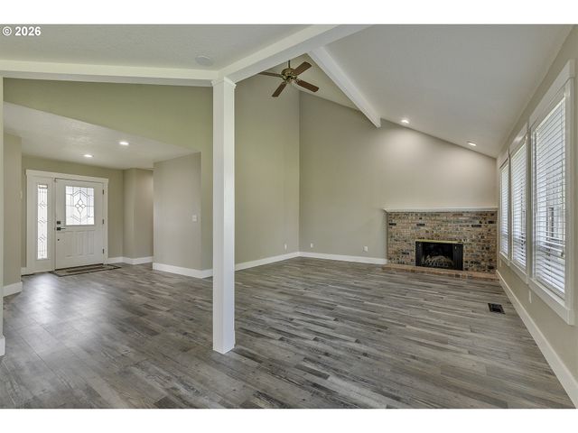 1524 Ne GREENSWORD Dr, Hillsboro, OR 97124