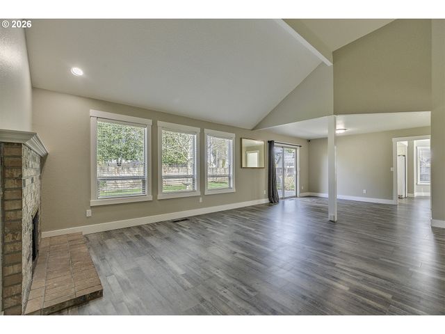 1524 Ne GREENSWORD Dr, Hillsboro, OR 97124