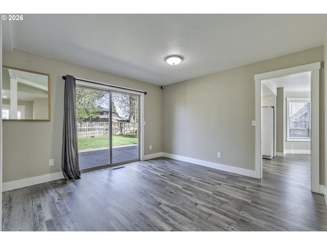 1524 Ne GREENSWORD Dr, Hillsboro, OR 97124