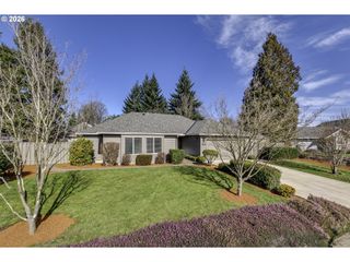1524 Ne GREENSWORD Dr, Hillsboro, OR 97124