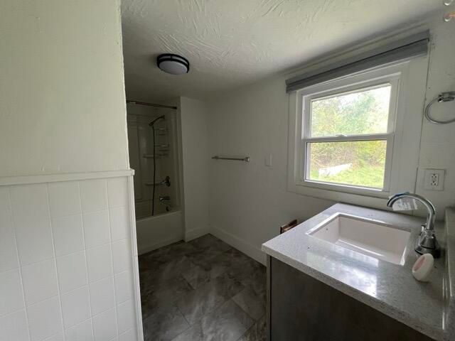 1454 N Sherman Avenue, Springfield, MO 65802