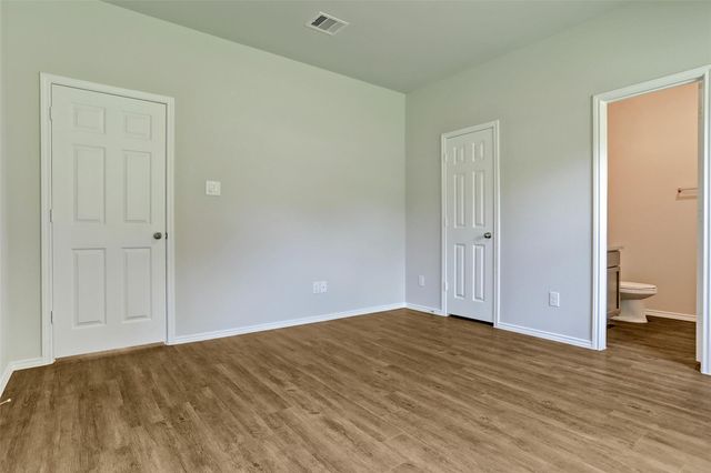 409 S 12th Street B, Conroe, TX 77301