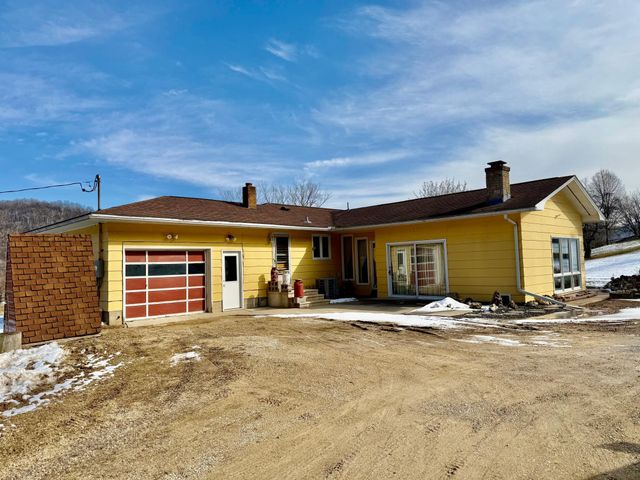 16191 County Road 25, Rollingstone, MN 55969