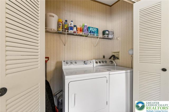 188 Greenbriar Drive, East Allen Twp, PA 18014