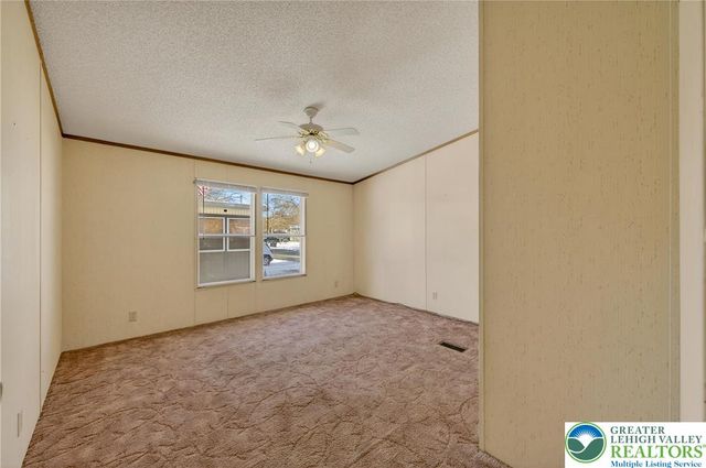 188 Greenbriar Drive, East Allen Twp, PA 18014