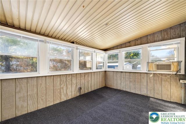 188 Greenbriar Drive, East Allen Twp, PA 18014