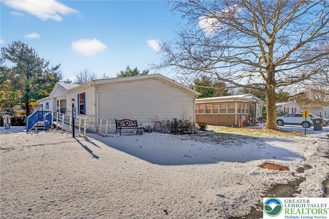 188 Greenbriar Drive, East Allen Twp, PA 18014