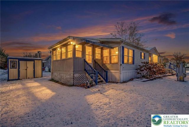 188 Greenbriar Drive, East Allen Twp, PA 18014