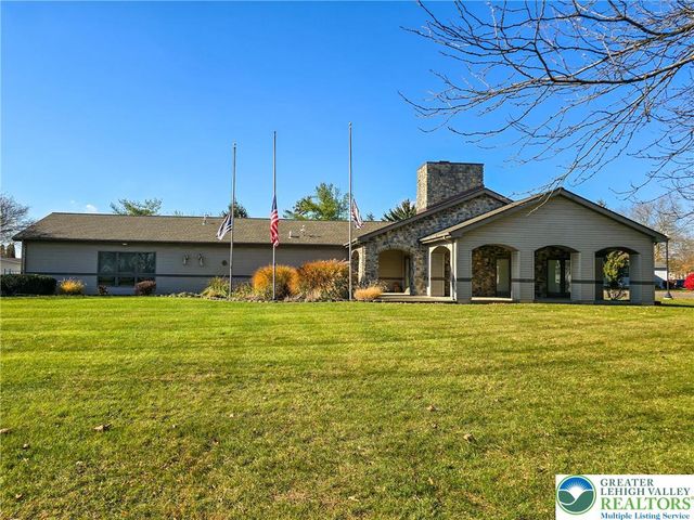 188 Greenbriar Drive, East Allen Twp, PA 18014