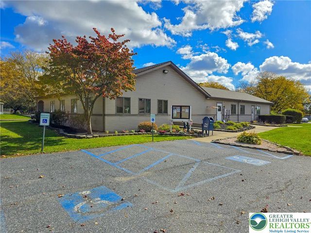 188 Greenbriar Drive, East Allen Twp, PA 18014