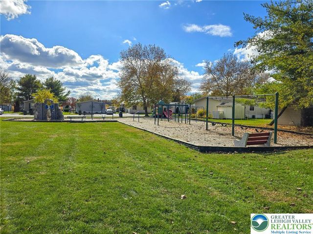 188 Greenbriar Drive, East Allen Twp, PA 18014