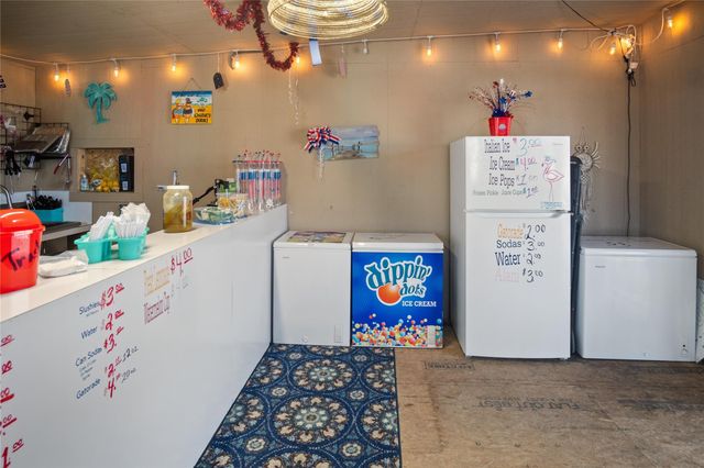 2061 Highway 87, Crystal Beach, TX 77650