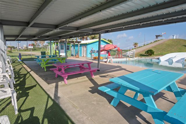2061 Highway 87, Crystal Beach, TX 77650