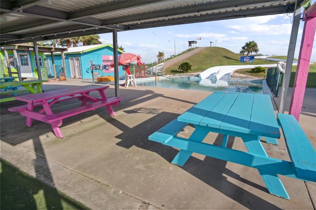 2061 Highway 87, Crystal Beach, TX 77650