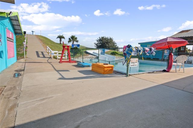 2061 Highway 87, Crystal Beach, TX 77650