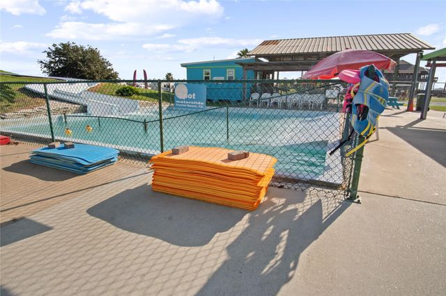 2061 Highway 87, Crystal Beach, TX 77650