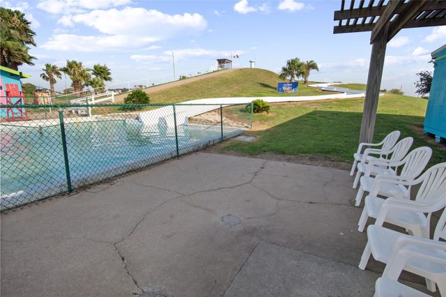 2061 Highway 87, Crystal Beach, TX 77650