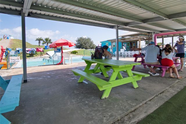 2061 Highway 87, Crystal Beach, TX 77650