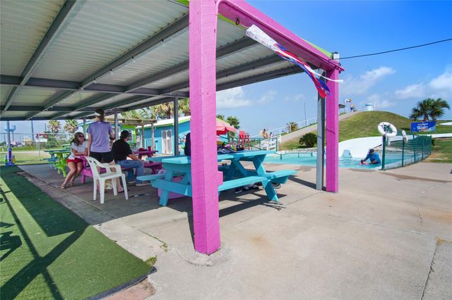 2061 Highway 87, Crystal Beach, TX 77650