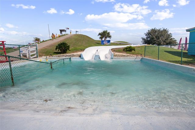 2061 Highway 87, Crystal Beach, TX 77650