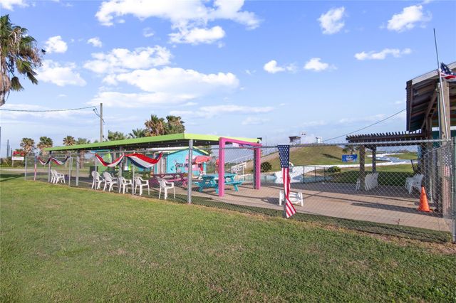 2061 Highway 87, Crystal Beach, TX 77650