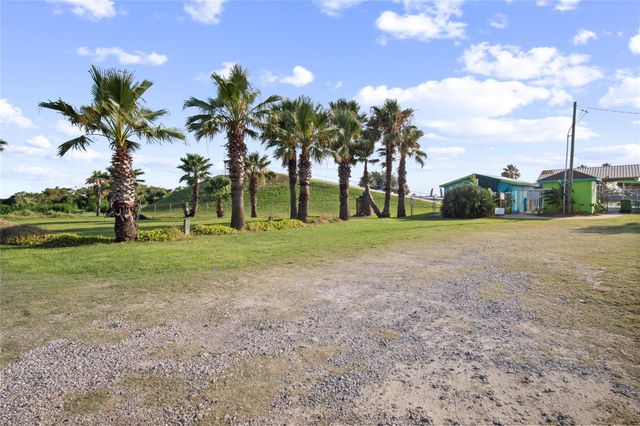 2061 Highway 87, Crystal Beach, TX 77650