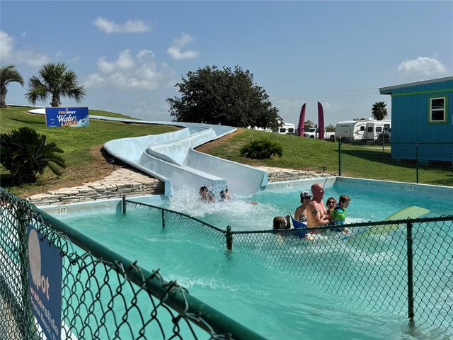 2061 Highway 87, Crystal Beach, TX 77650