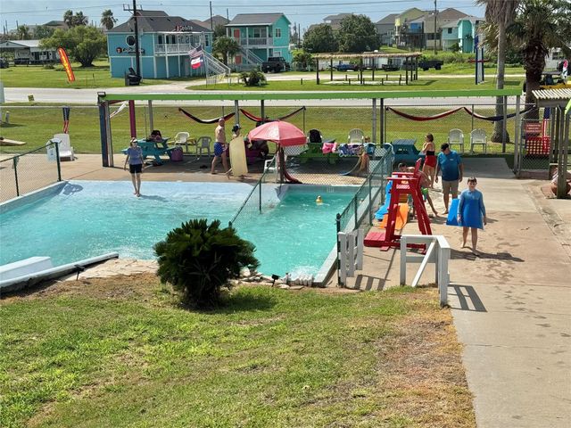 2061 Highway 87, Crystal Beach, TX 77650