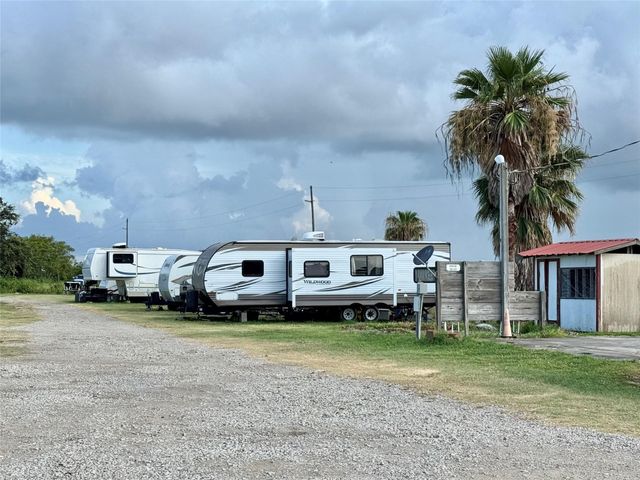 2061 Highway 87, Crystal Beach, TX 77650