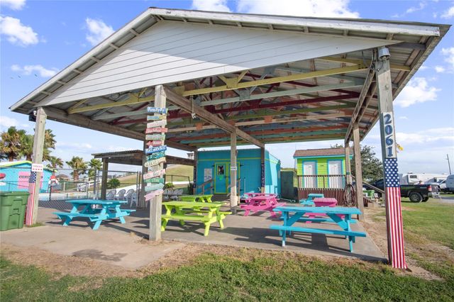 2061 Highway 87, Crystal Beach, TX 77650