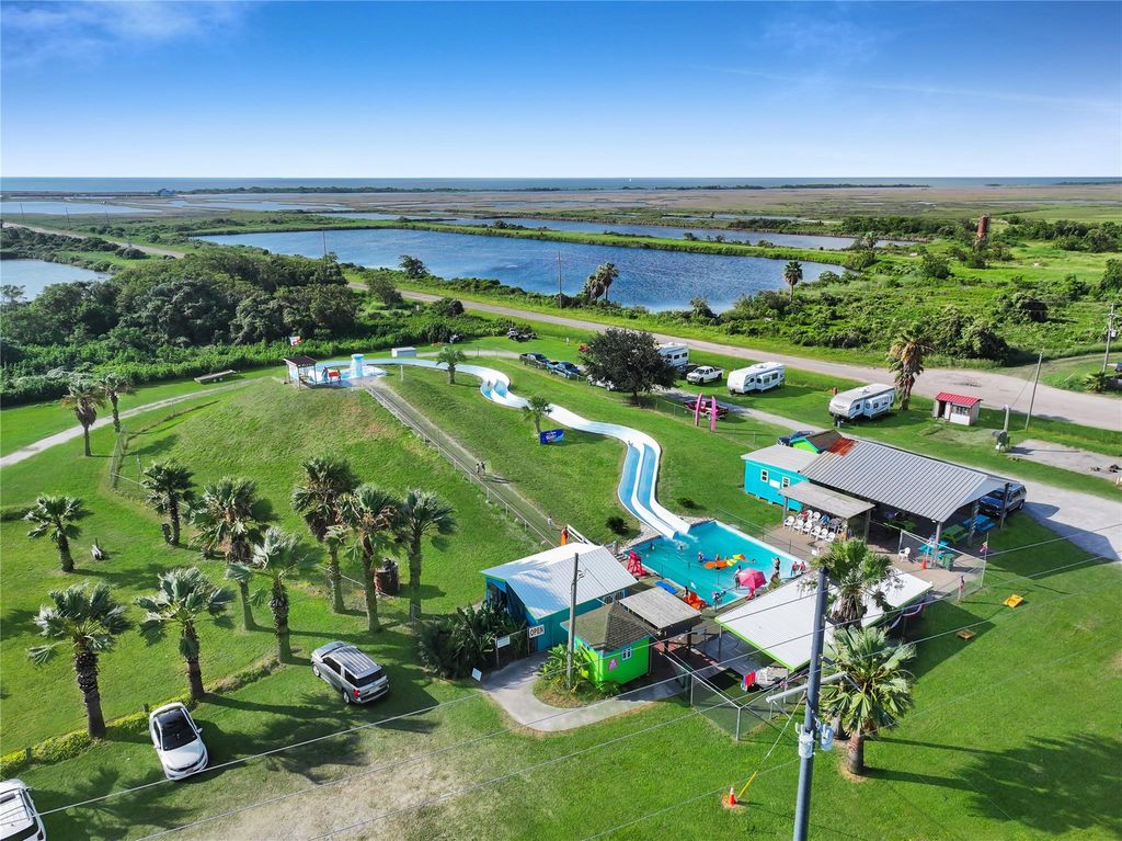 2061 Highway 87, Crystal Beach, TX 77650