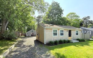7 Circuit Rd W, Yarmouth, MA 02673