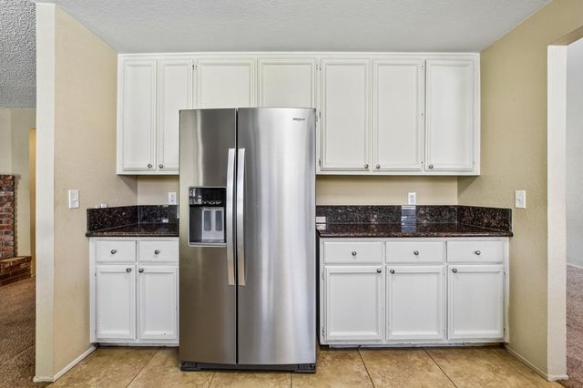 190 Saginaw Cir, Sacramento, CA 95833