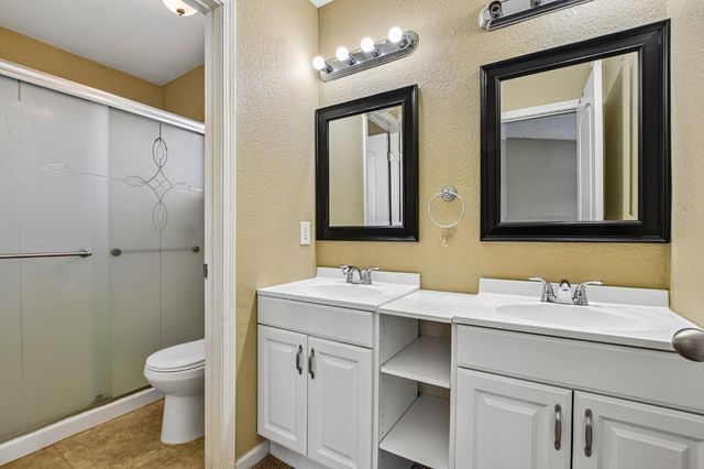 190 Saginaw Cir, Sacramento, CA 95833