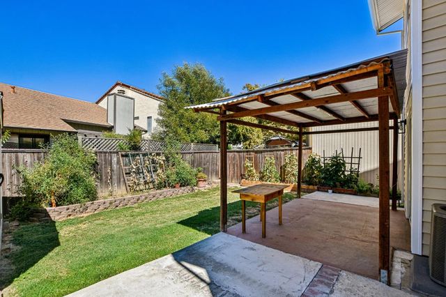 190 Saginaw Cir, Sacramento, CA 95833