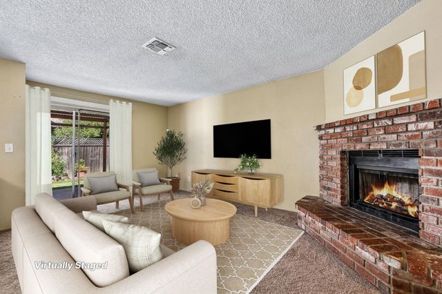 190 Saginaw Cir, Sacramento, CA 95833