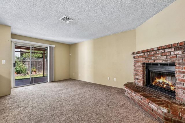 190 Saginaw Cir, Sacramento, CA 95833