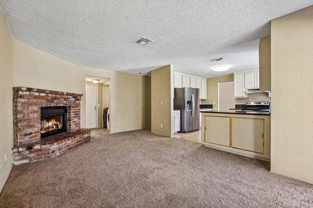 190 Saginaw Cir, Sacramento, CA 95833