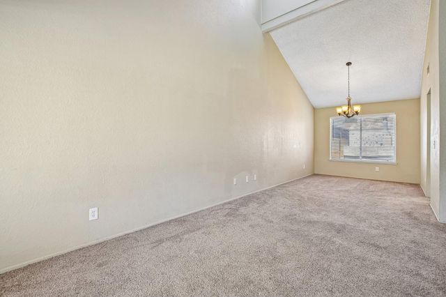 190 Saginaw Cir, Sacramento, CA 95833