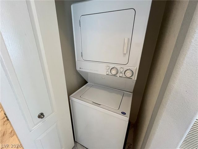 2305 West Horizon Ridge Parkway 2121, Henderson, NV 89052