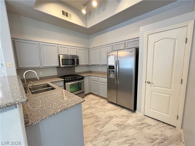 2305 West Horizon Ridge Parkway 2121, Henderson, NV 89052