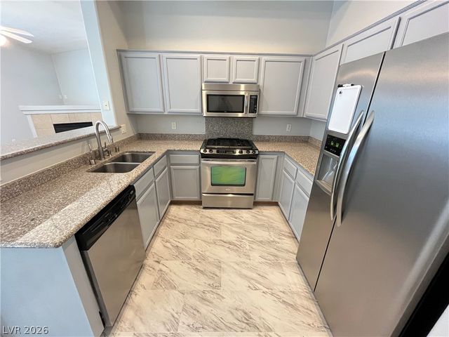 2305 West Horizon Ridge Parkway 2121, Henderson, NV 89052