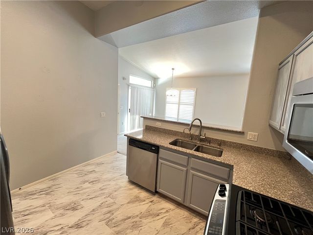 2305 West Horizon Ridge Parkway 2121, Henderson, NV 89052