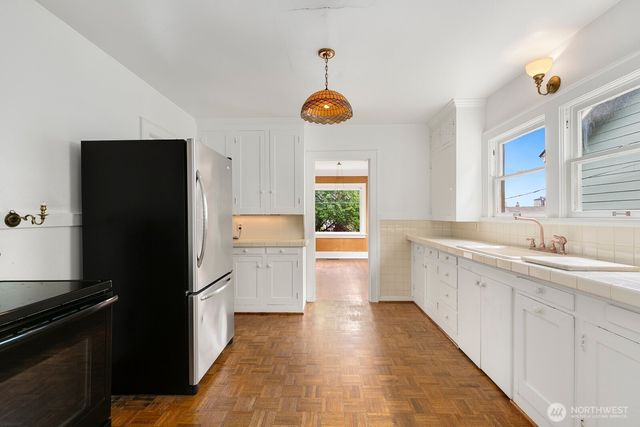 4725 4th Avenue NE, Seattle, WA 98105