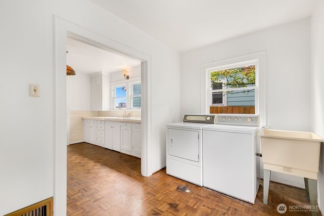 4725 4th Avenue NE, Seattle, WA 98105