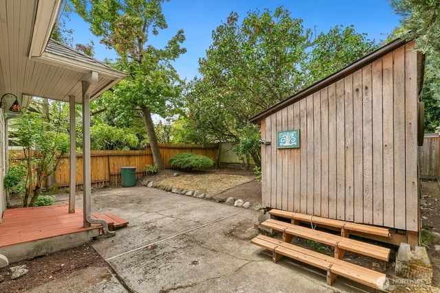 4725 4th Avenue NE, Seattle, WA 98105